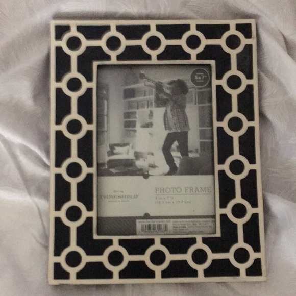 Threshold Picture Frame BRAND NEW! - Picture 3 of 6